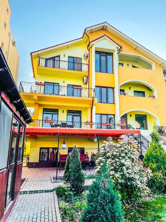 Отель Vila Orange Нэводари Экстерьер фото