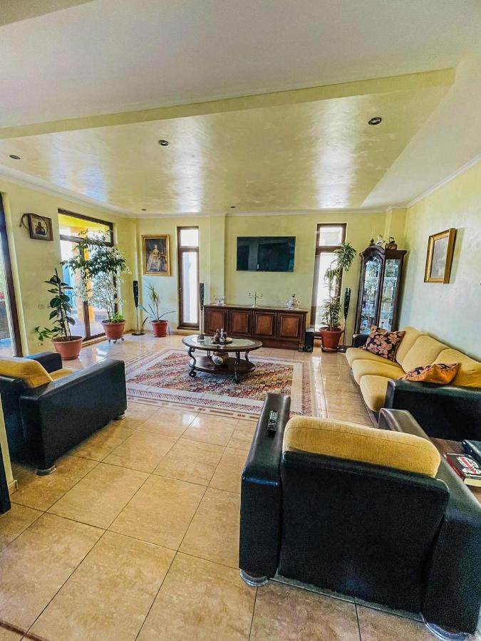 Отель Vila Orange Нэводари Экстерьер фото