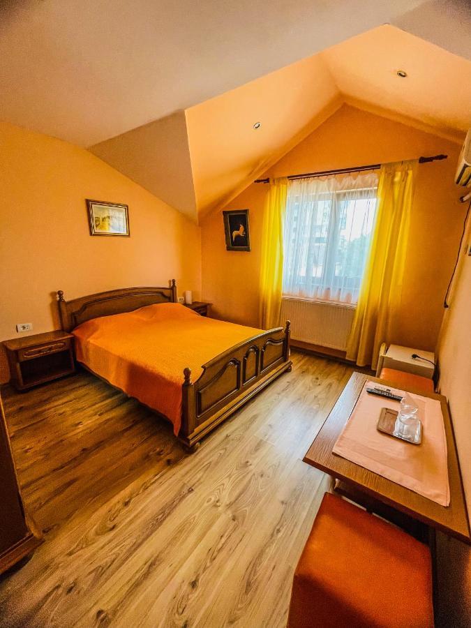 Отель Vila Orange Нэводари Экстерьер фото